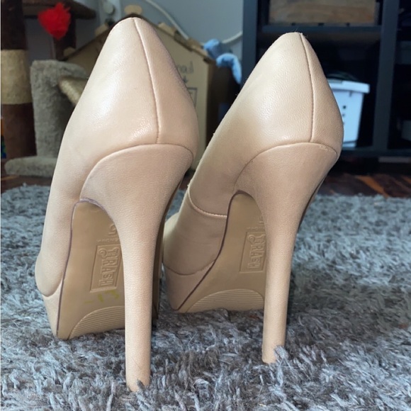 Brash Nude Pumps - Picture 2 of 3